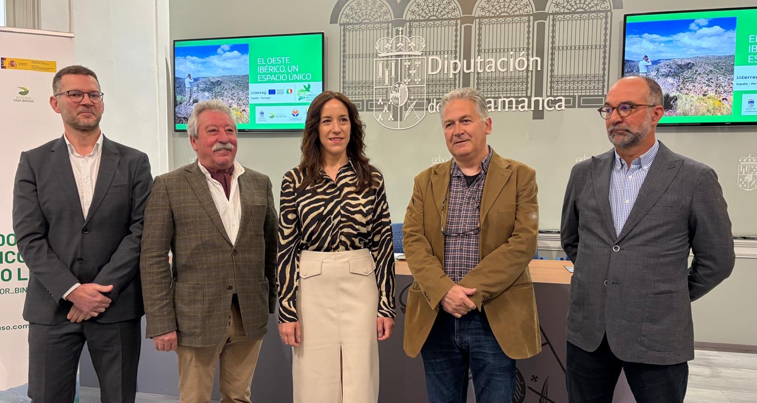 Autoridades en la presentación del proyecto