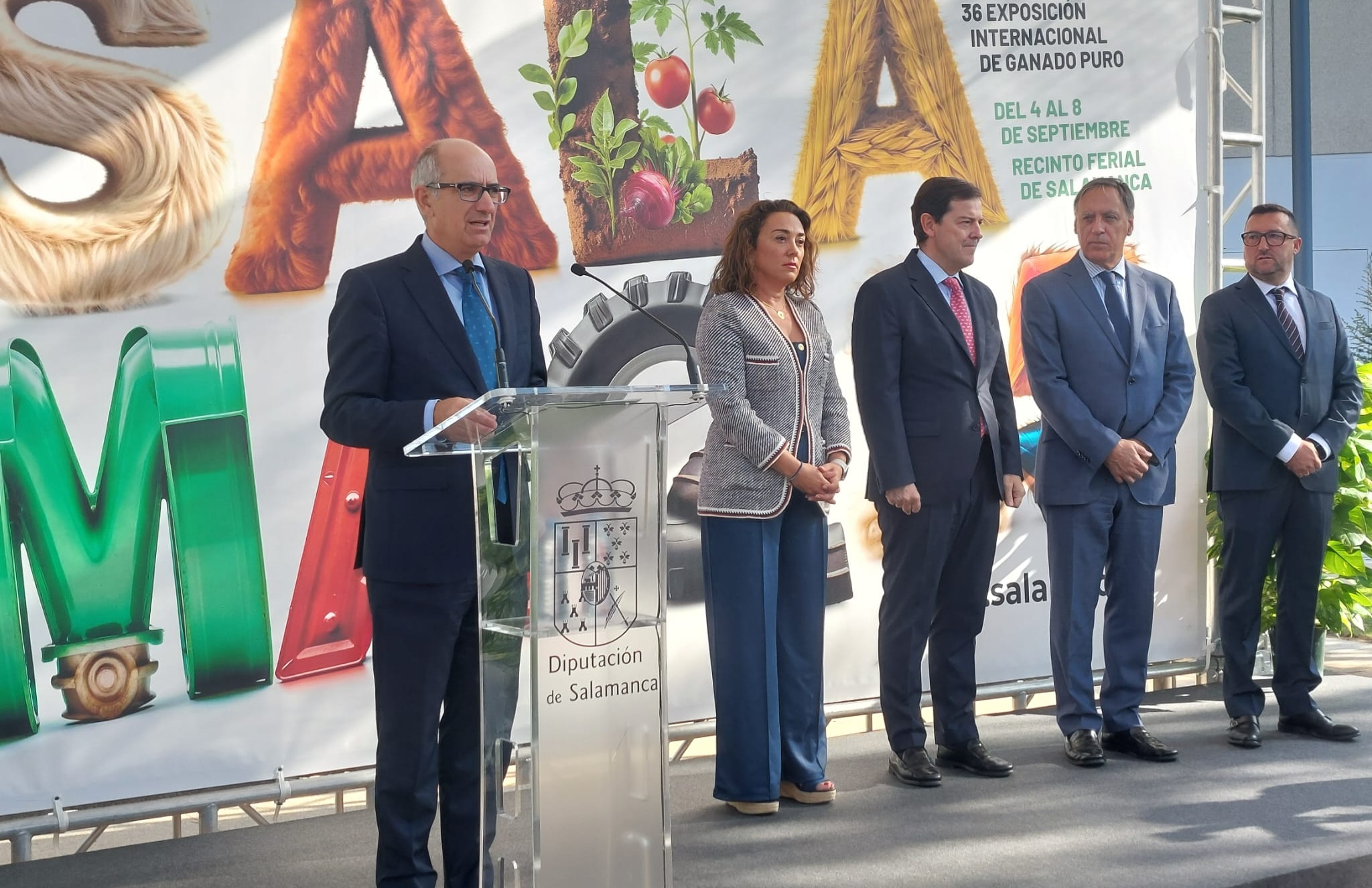 Javier Iglesias reafirma el compromiso de la Diputación de Salamanca con el sector primario en la inauguración de Salamaq
