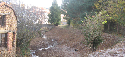 Cauce limpio de un río de la provincia