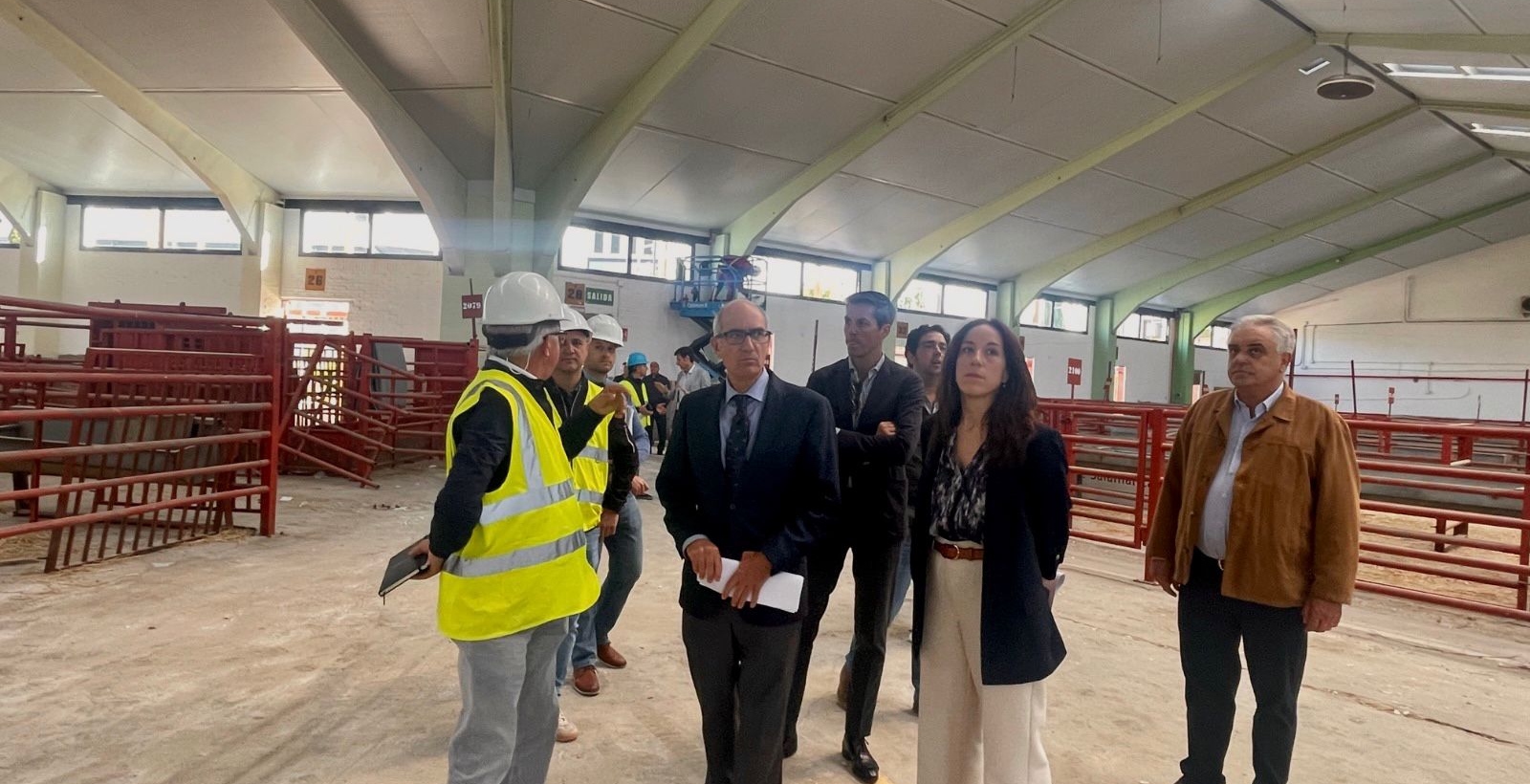Autoridades visitan las obras del Recinto Ferial