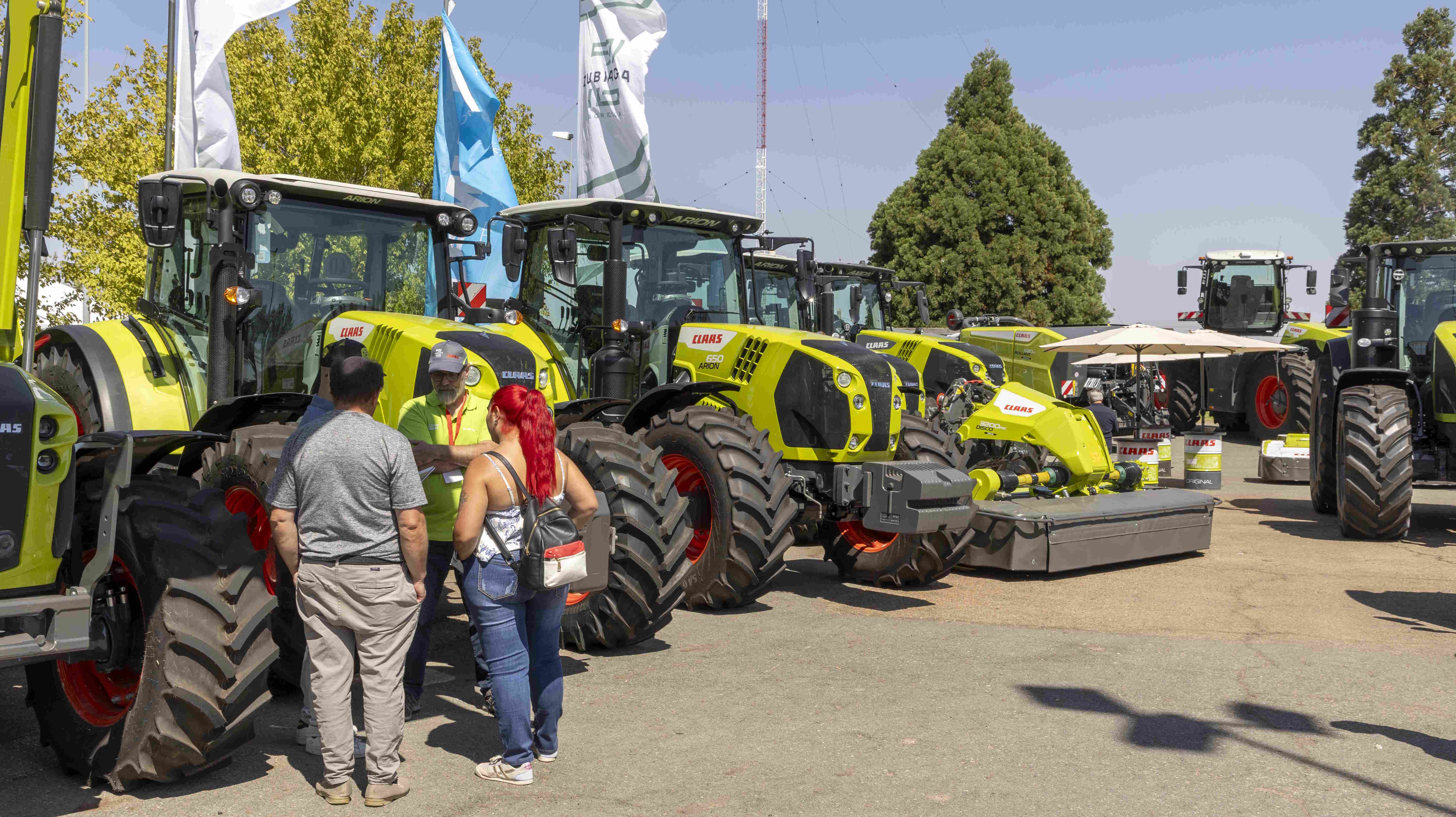 Maquinaria expuesta en la Feria de Salamaq