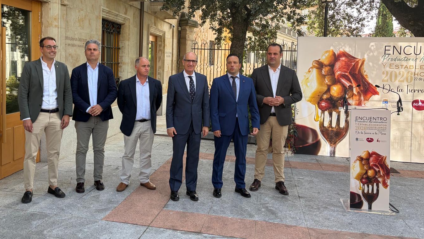 Autoridades en la presentación de 