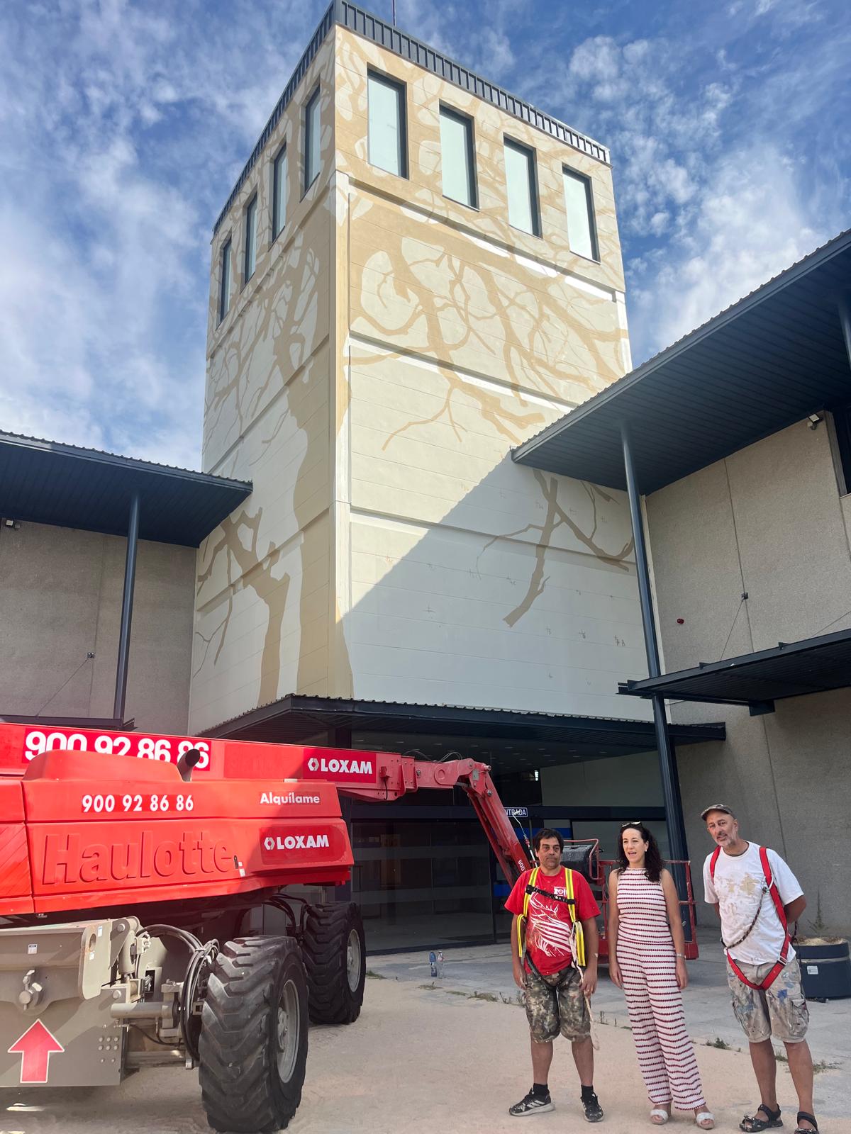 Mural Torre One Health Recinto Ferial Mural Torre One Health Recinto Ferial